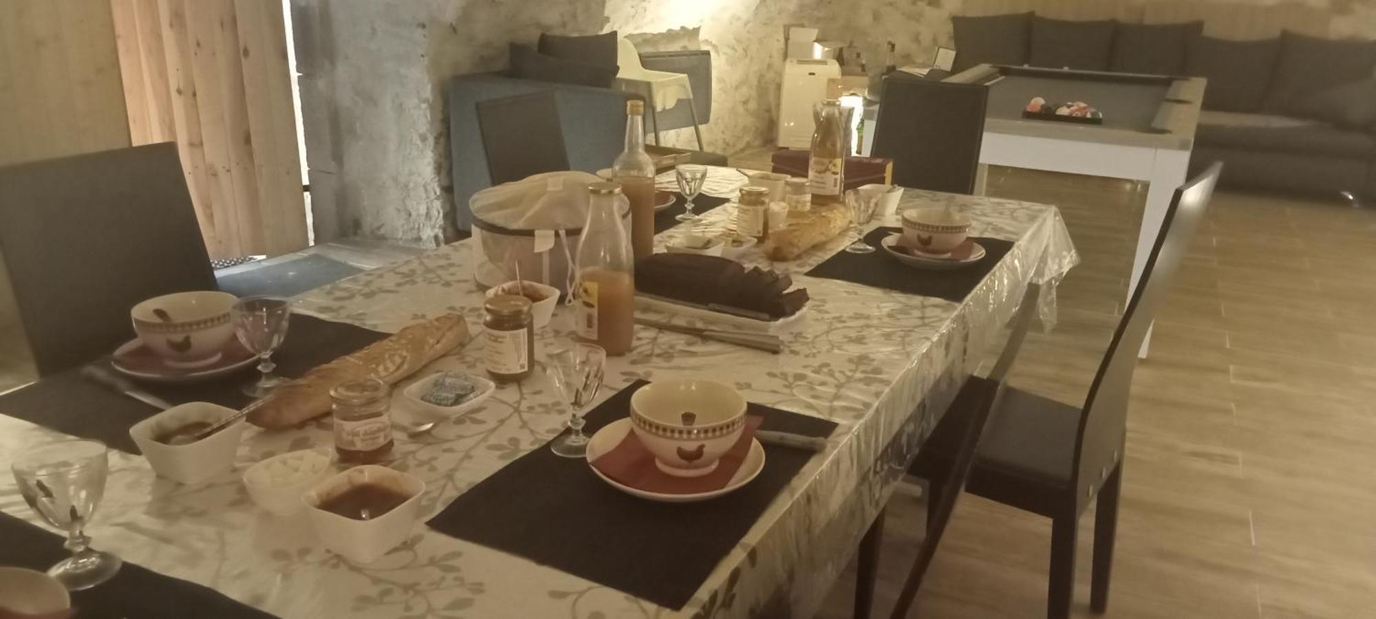 La Dame Blanche Bed & Breakfast Saint-Maurice-d'Ibie Exterior photo